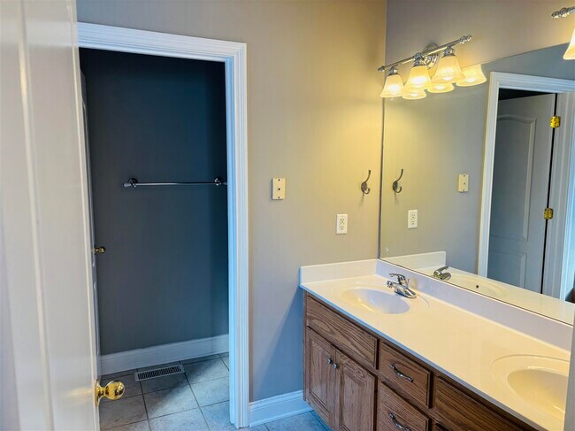 Building Photo - 2616 Danhaven Dr