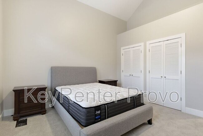 Building Photo - 5069 N River Park Way