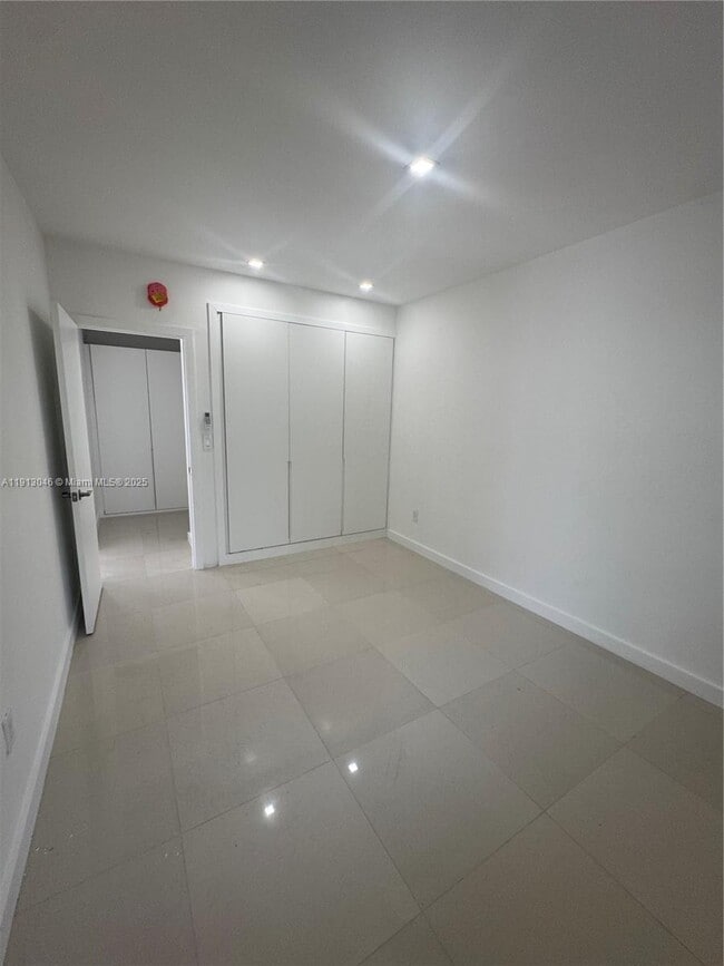 Building Photo - 53 NE 56th St