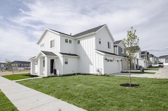 Building Photo - 3893 S 3100 W