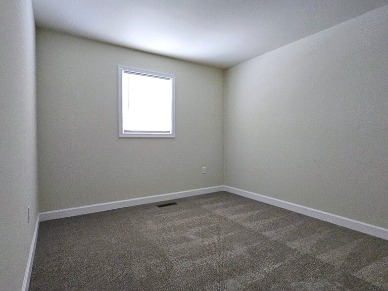 Building Photo - 4 Skyview Ln