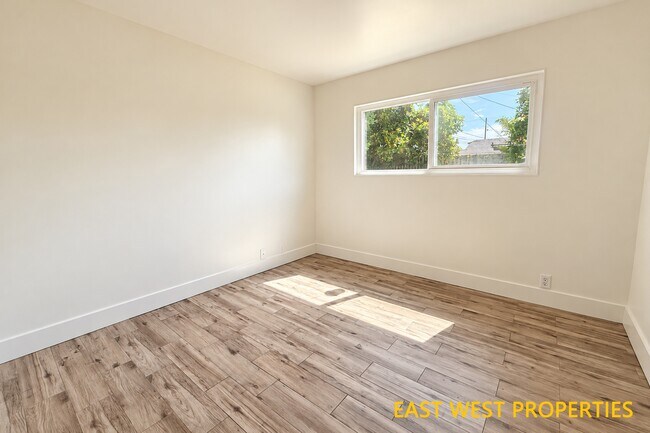 Building Photo - 10322 Maikai Dr
