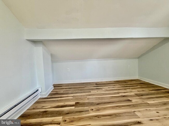 Building Photo - 726 Genesee St