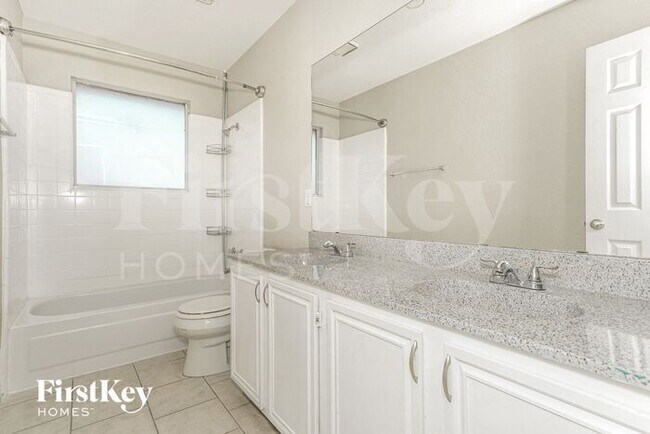 Building Photo - 1716 Trinity Hill
