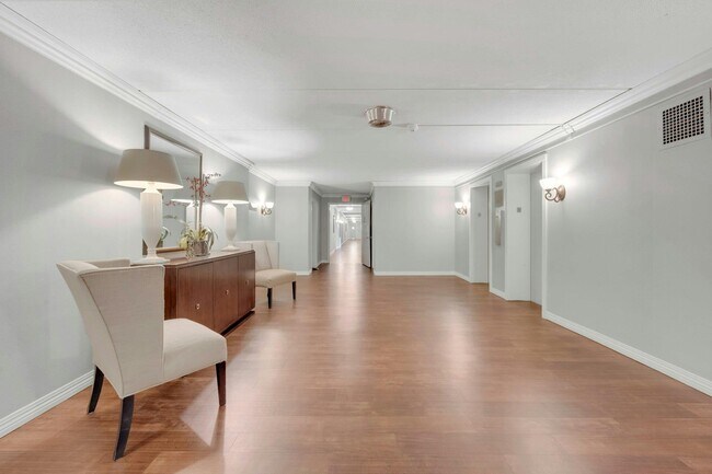 Building Photo - 470 Halstead Ave