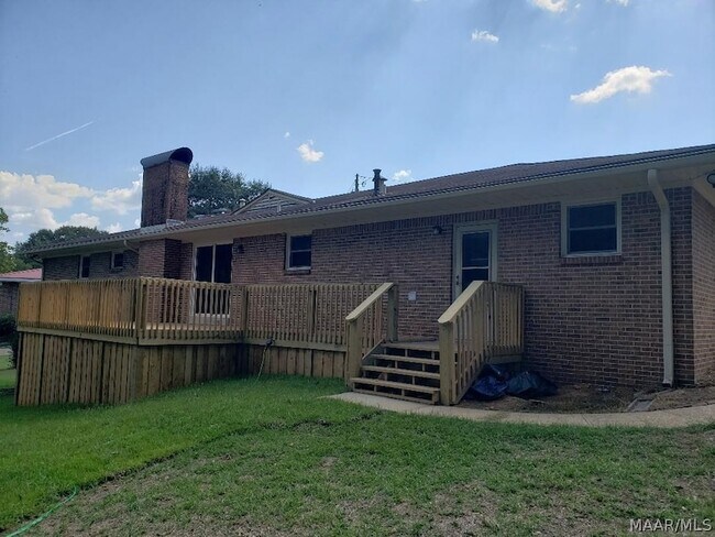 Building Photo - 1203 Oates Rd