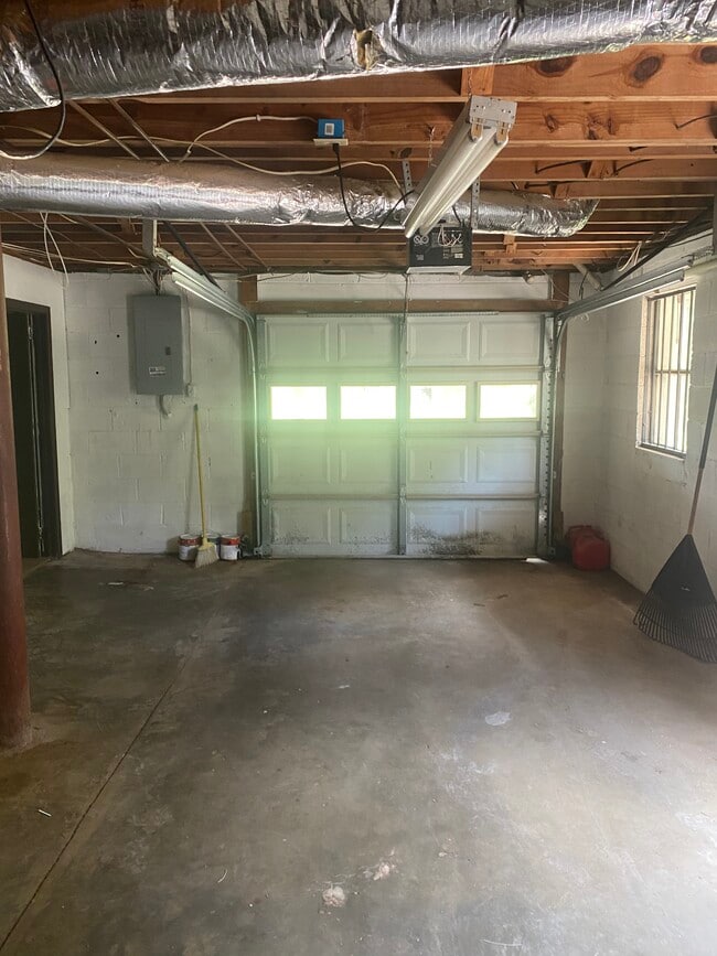 Building Photo - 134 Forest Rd