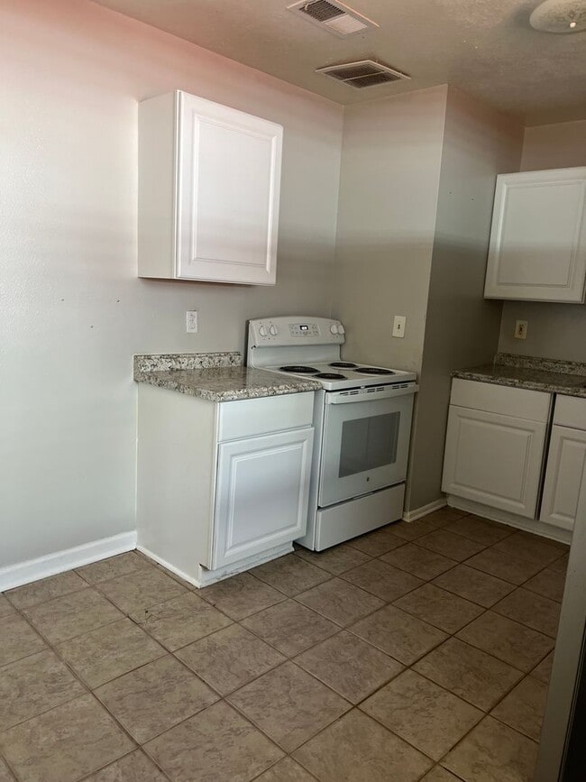 Building Photo - 6934 Berkley Dr