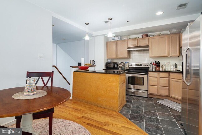 Building Photo - 1520 Kater St