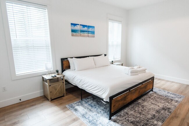 Building Photo - Elegant 4-Bedroom Home in Lakeside at Blue...