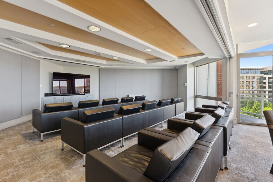 Building Photo - 3650 S Glebe Rd