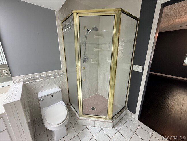 Building Photo - 2235 W Springlake Dr