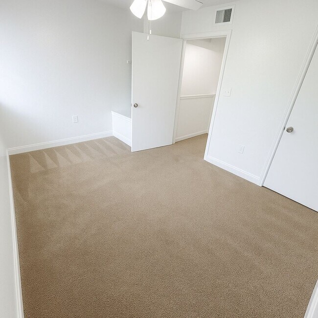 Building Photo - 1195 Bentley Rd