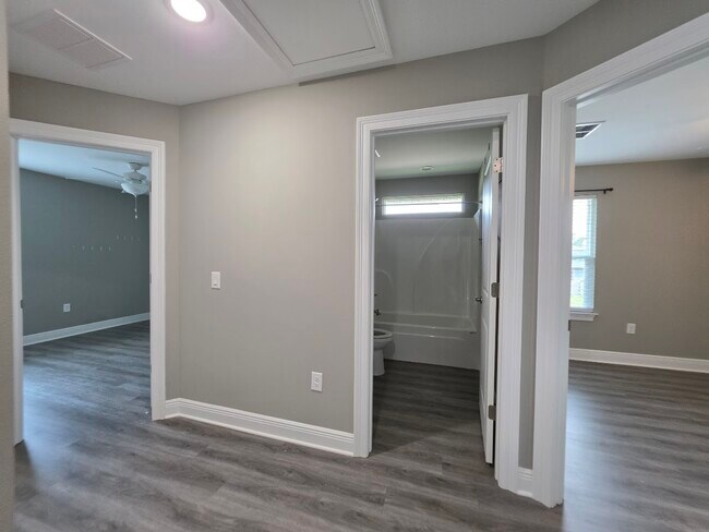Building Photo - 2331 Hadleigh Hills Ct