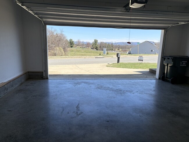 Building Photo - 62 Lofty Cir