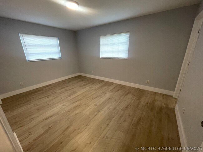 Building Photo - 780 NE 46th Ct