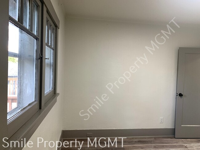 Building Photo - 5312 SE 92nd Ave