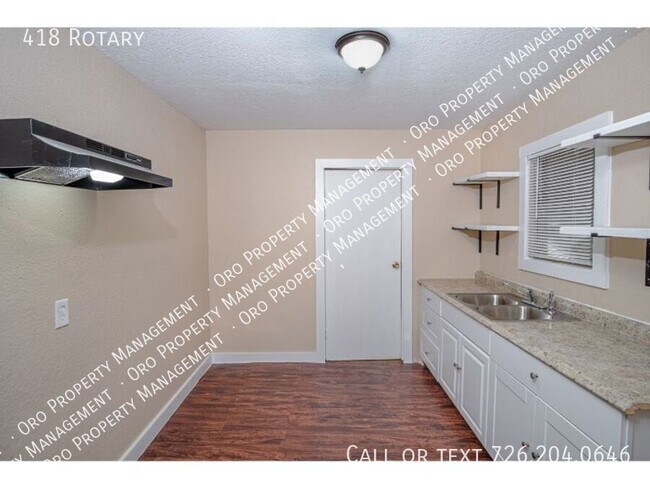 Building Photo - Amazing Newly Remodeled Home Near Downtown