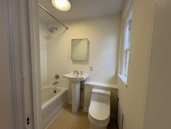 Building Photo - 700 Steamboat Rd