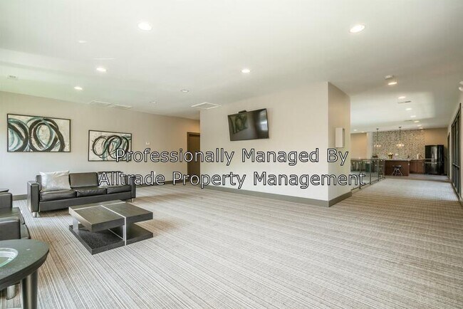 Building Photo - 9401 Doral Ct