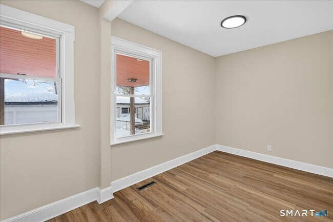 Building Photo - 38 Bristol St