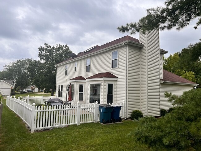 Building Photo - 12790 Polo Parc Dr