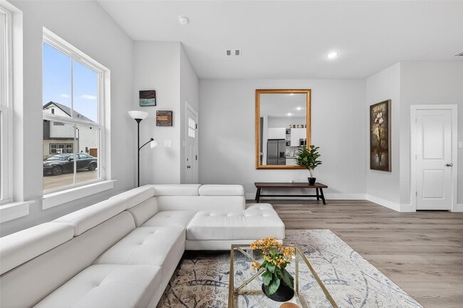 Building Photo - 6702 Metro Blvd