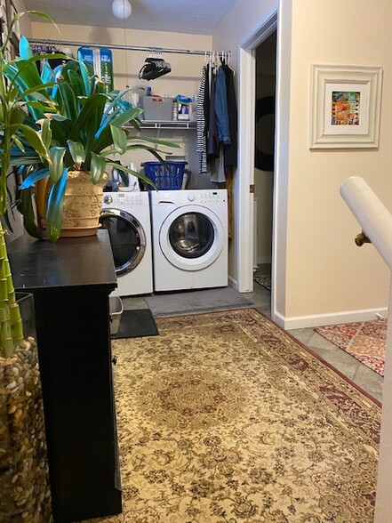 Laundry room/mud room - 10704 11th Ave N