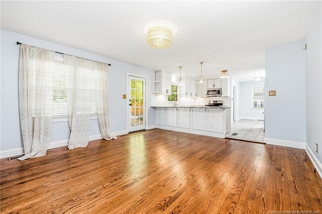 Building Photo - 325 Northview Dr