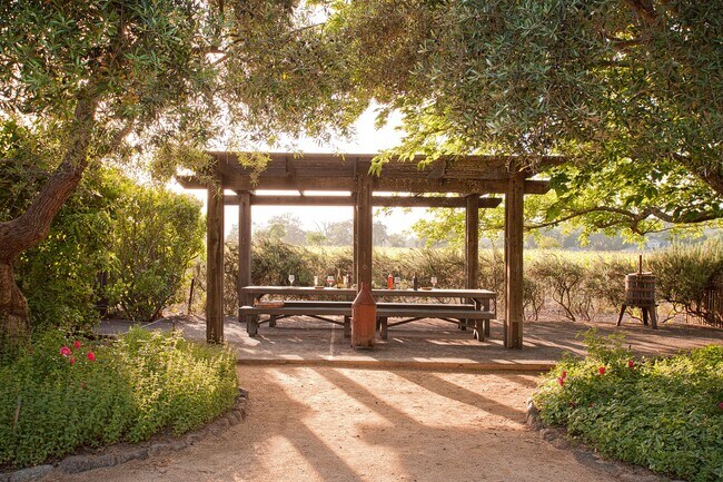 Building Photo - 430 Pratt Ave