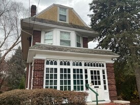 Building Photo - 303 E 19th St