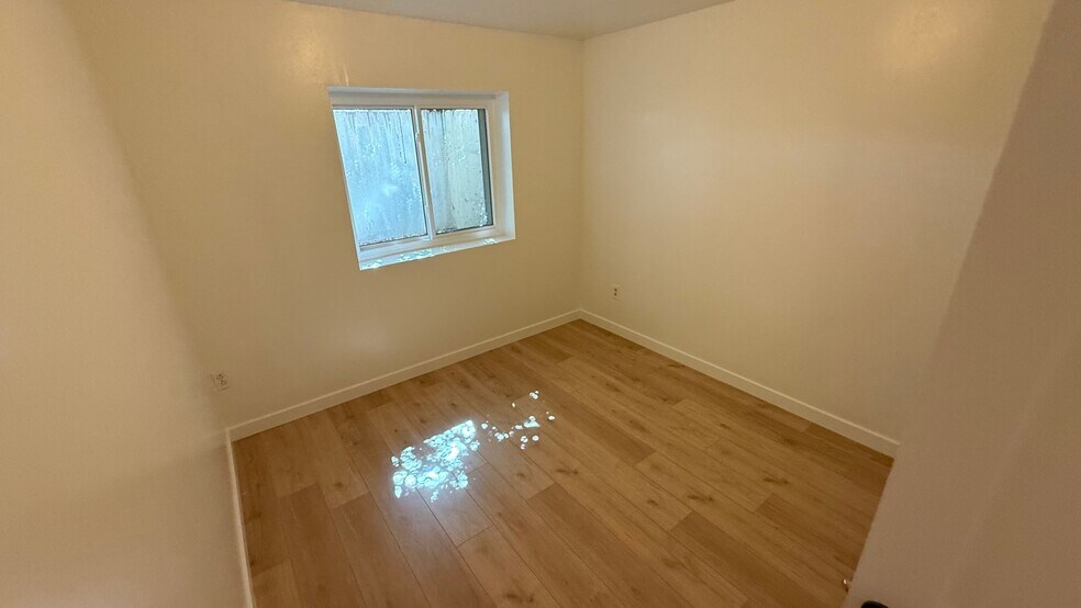 Building Photo - 1184 N 850 E