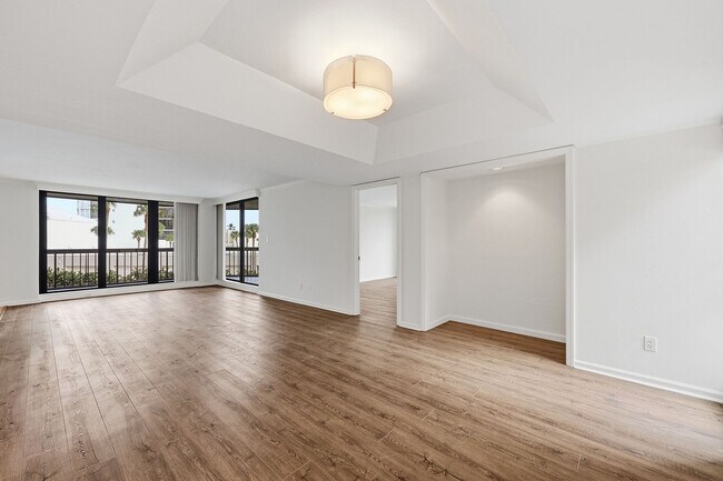 Building Photo - 4551 Gulf Shore Blvd N