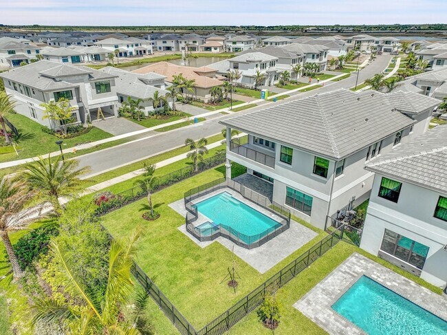 Building Photo - 13005 Feathering Wy