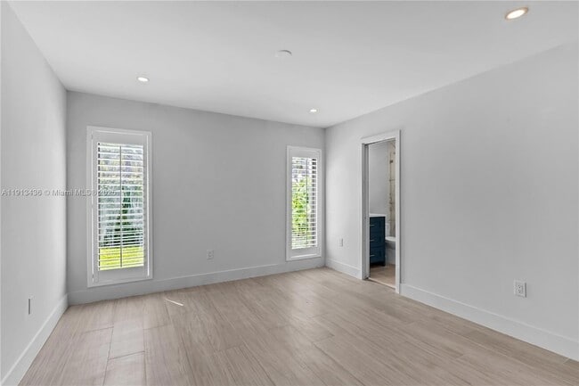 Building Photo - 6900 SW 136th St