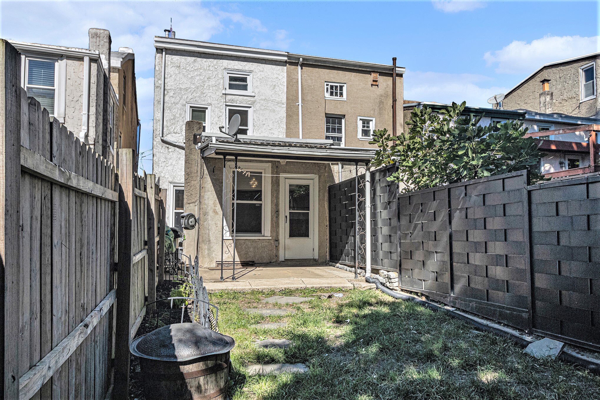 Building Photo - 147 Fountain St