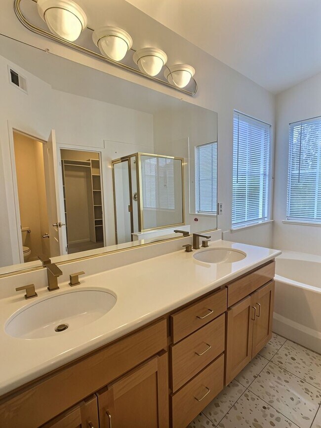 Building Photo - 2997 Briona Ct