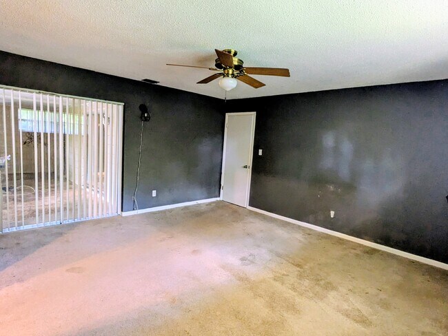 Building Photo - 4976 Oakbrooke Pl