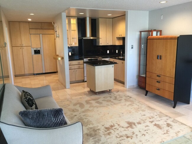 Primary Photo - Designer Living in Waterfront Furnished Condo