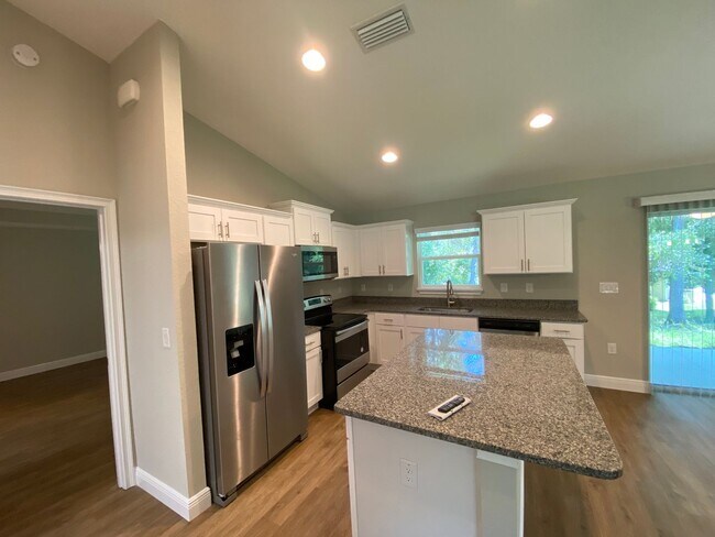 Building Photo - Beautiful home in Citrus Springs.