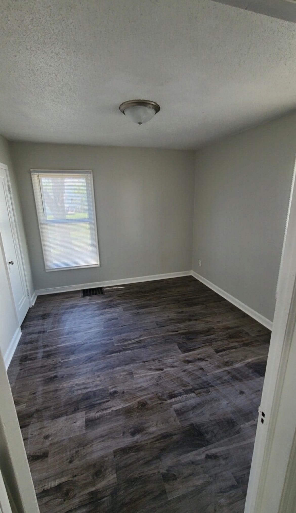 Building Photo - 1229 7th Ave SE