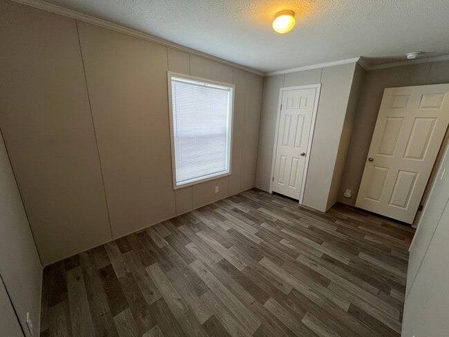 Building Photo - 15864 Marentette Dr