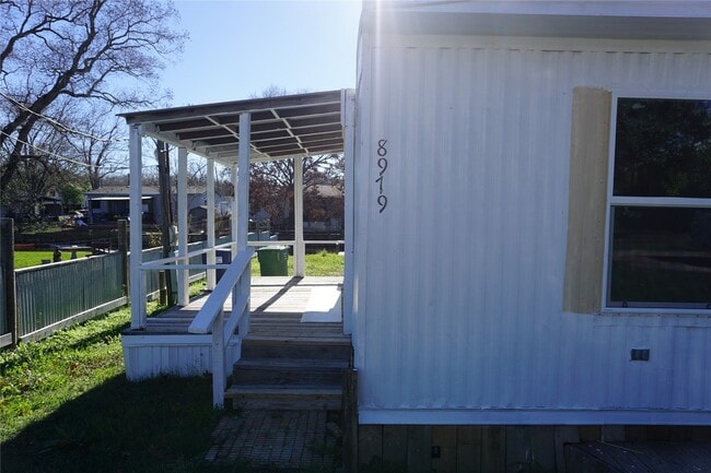 Building Photo - 8979 Gladewood