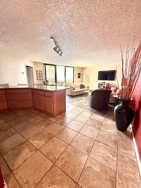 Building Photo - 2800 N Ocean Dr