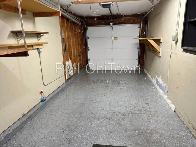 Building Photo - 2155 Wildwood Ln