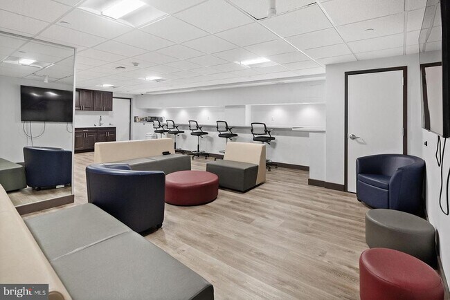 Building Photo - 2101 Chestnut St