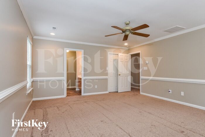 Building Photo - 104 Jamestown Oaks Dr