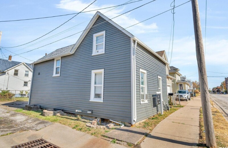 Building Photo - 1011 19th Ave