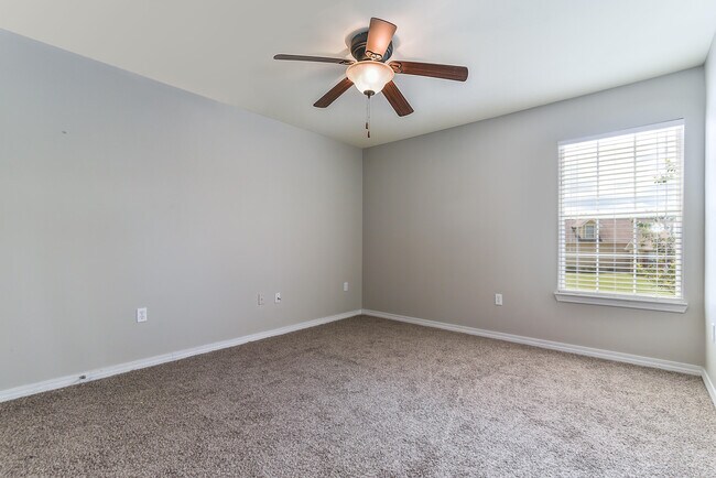Building Photo - 124 Peoria Blvd