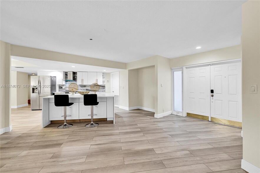 Building Photo - 5706 Guava Dr